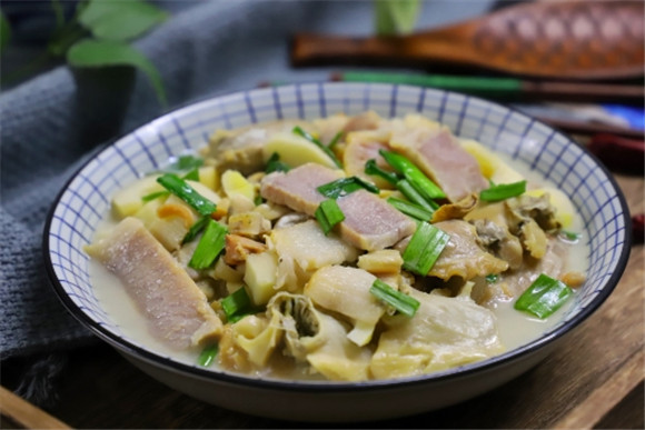 河蚌烧咸肉怎么烧