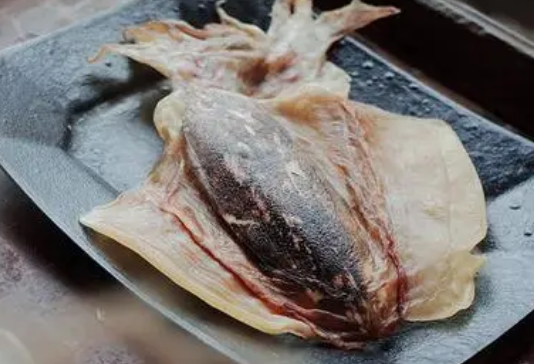 吃墨鱼胆固醇会高吗