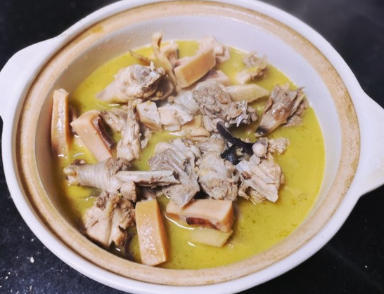 鸡肉炖墨鱼有什么功效