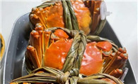 蒸大闸蟹时，最忌直接上锅蒸，多加这一步，大闸蟹鲜香，不掉腿不流黄
