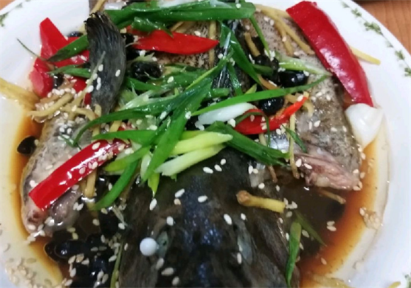 红焖石斑鱼块