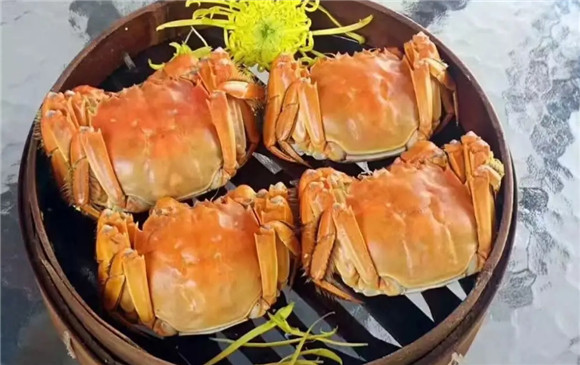 美酒配美蟹 美酒配美蟹
