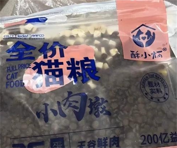 酥小炳猫粮和麦富迪猫粮的性价比大比拼