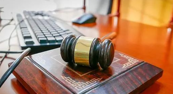 不堪忍受狗乱拉屎,上海女子喷撒驱狗剂,被犬主告了! 不堪忍受狗乱拉屎,上海女子喷撒驱狗剂,被犬主告了!