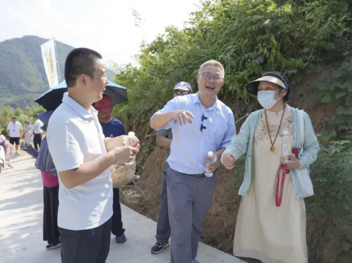 养殖“致富鸡”,打造“土字号”!杨博士土鸡谱写乡村振兴新篇章 养殖“致富鸡”,打造“土字号”!杨博士土鸡谱写乡村振兴新篇章