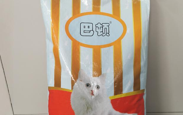 巴顿猫粮注重营养均衡，确保每袋猫粮都符合高标准