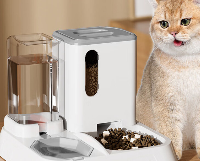 光多拉猫咪自动喂食器,让喂养更轻松 光多拉猫咪自动喂食器,让喂养更轻松