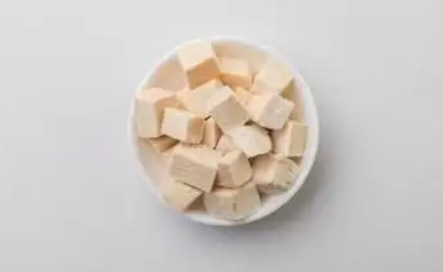 猫咪疯狂“炫”的冻干鸡肉,搭爪牌真的太绝了! 猫咪疯狂“炫”的冻干鸡肉,搭爪牌真的太绝了!