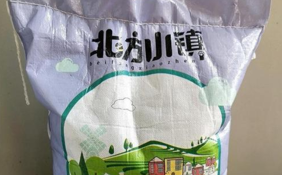 北方小镇猫砂：品质与性价比的养猫优选养猫优选