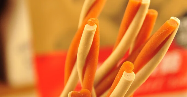 宠飞扬蛋白麻花棒：狗狗的美味磨牙神器！
