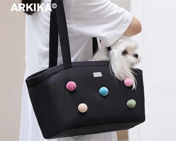ARKIKA 彩趣轻盈宠物包 雅致黑款