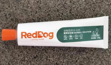 红狗化毛膏：猫咪掉毛的救星