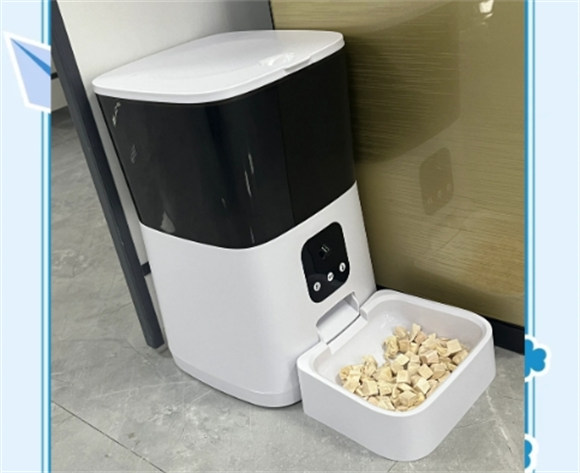 九易自动喂食器，重塑养宠喂食体验