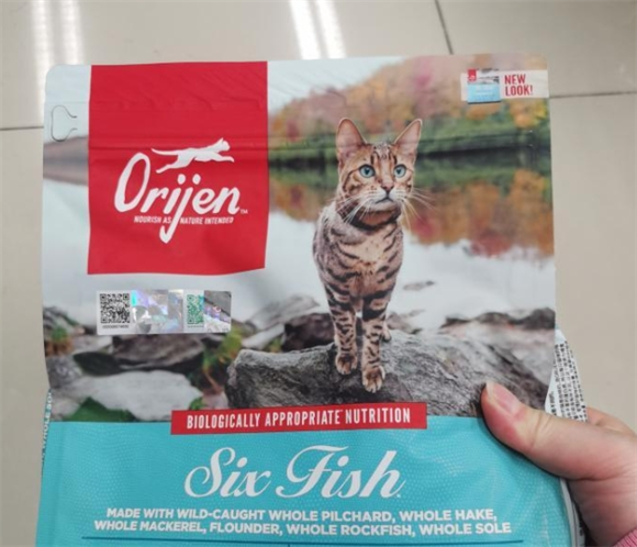 渴望猫粮：天然成分，均衡营养，让猫咪享受健康美味的味蕾盛宴！