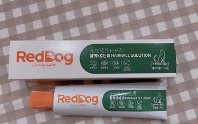 红狗化毛膏只能用?我家猫狂舔到停不下来! 红狗化毛膏只能用?我家猫狂舔到停不下来!