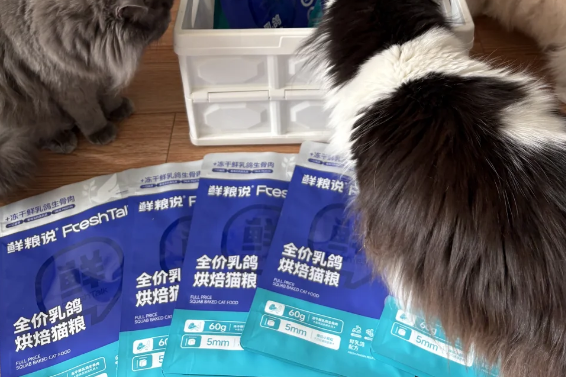 鲜粮说的鲜粮乳鸽烘焙猫粮，营养更全面！乳鸽