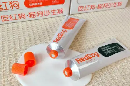 红狗化毛膏：温和排毛好帮手