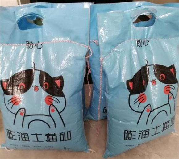盼心膨润土猫砂铺多厚合适 盼心膨润土猫砂铺多厚合适