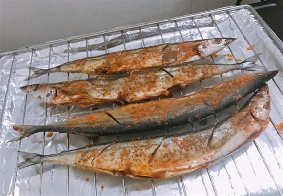 烤箱烤秋刀鱼的做法