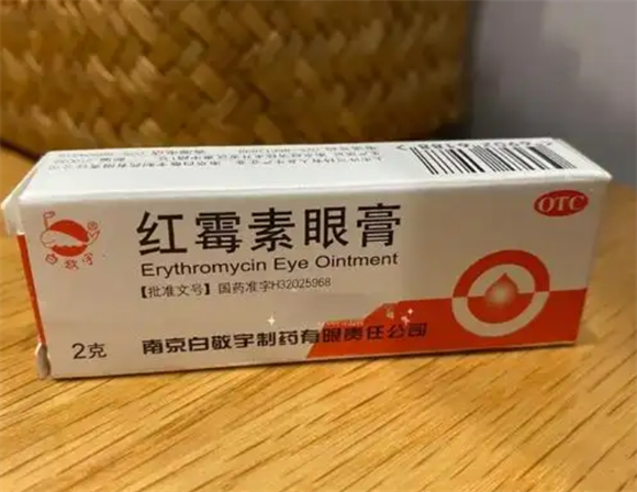 猫可以用人的红霉素眼膏吗 猫可以用人的红霉素眼膏吗