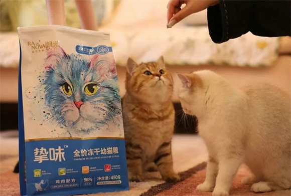 七年养猫经验的铲屎官力荐:朗诺主食冻干,真的值得一喂! 七年养猫经验的铲屎官力荐:朗诺主食冻干,真的值得一喂!