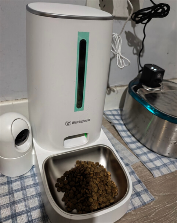 西屋喂食器怎么用