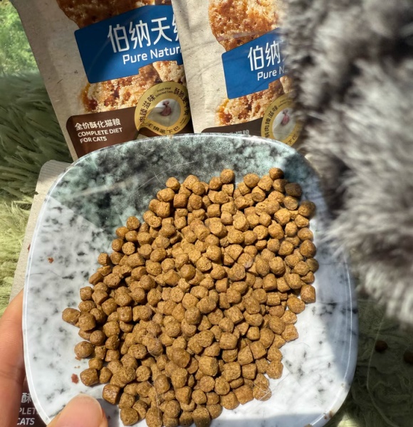口碑好的猫粮剖析,伯纳天纯猫粮在竞争中扛起国产粮旗帜 口碑好的猫粮剖析,伯纳天纯猫粮在竞争中扛起国产粮旗帜