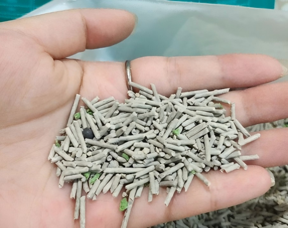 便宜又好用的猫砂推荐怡亲膨润土,平价之选,品质之选! 便宜又好用的猫砂推荐怡亲膨润土,平价之选,品质之选!
