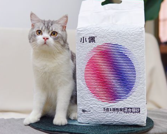 智能猫砂盆用什么猫砂好？实测小佩智能猫砂盆专用猫砂的除臭与适配表现