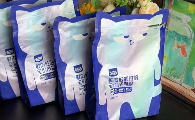 几个月的猫可以吃成猫粮？WoWo鲜肉低温烘焙粮让猫主子爱不释口