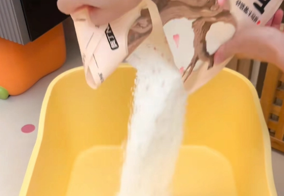 猫砂要什么牌子的？奥丁植物木薯猫砂盘活了我的铲屎生涯！