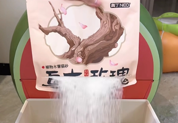 猫砂用什么比较好？奥丁植物木薯混合砂让鼻炎党狂喜！