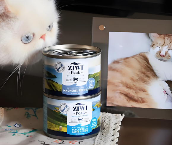 猫咪零食罐头哪个牌子好?Ziwi巅峰92%高肉含量+新西兰“人食级”标准,让挑食猫疯狂舔盘! 猫咪零食罐头哪个牌子好?Ziwi巅峰92%高肉含量+新西兰“人食级”标准,让挑食猫疯狂舔盘!