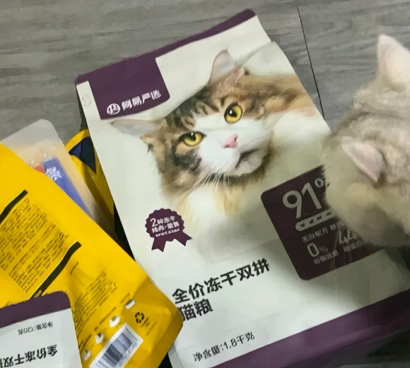 学生党猫粮推荐哪款?网易严选全价冻干双拼猫粮养宠智慧之选 学生党猫粮推荐哪款?网易严选全价冻干双拼猫粮养宠智慧之选