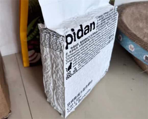 猫砂测评排行榜精选：pidan猫砂结团快不粘底