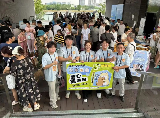 从遗弃到被爱!昨天闵行这里爆满,只为TA们找新家 从遗弃到被爱!昨天闵行这里爆满,只为TA们找新家