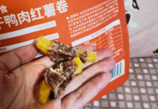 训练狗的时候用什么零食比较好？京觅鸭肉红薯卷是优选