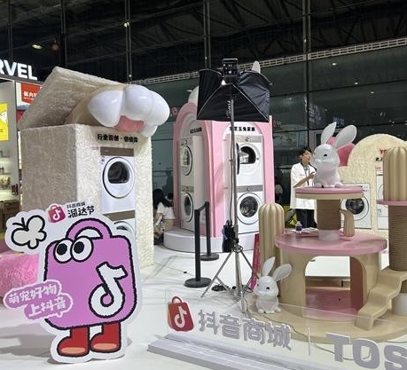 在亚宠展上看宠物经济新风向 在亚宠展上看宠物经济新风向
