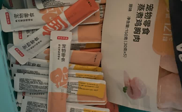 猫零食能天天喂吗?京东京造提醒您:喂食需节制! 猫零食能天天喂吗?京东京造提醒您:喂食需节制!