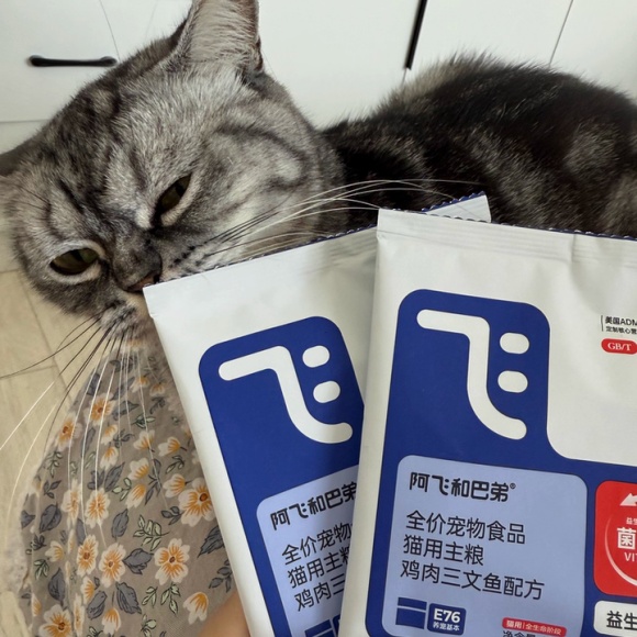 什么猫粮比较好？阿飞和巴弟配方科学品质高
