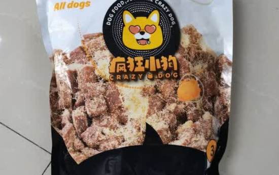 训练边牧幼犬的零食有哪些？疯狂小狗牛肉粒解锁训练高效“密码”