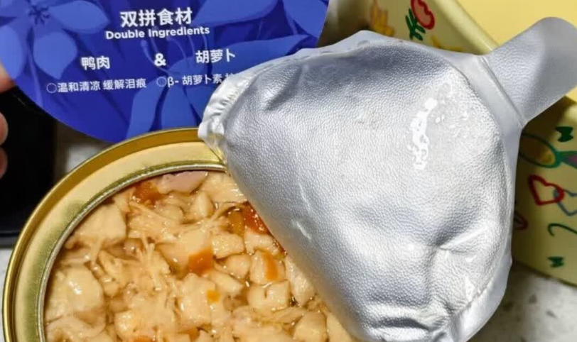 狗罐头都有什么品牌？蓝氏狗罐头，鸭肉加胡萝卜，眼睛干净又明亮！