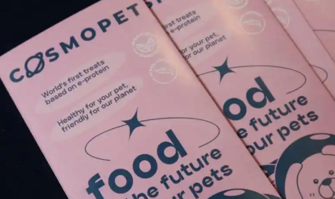 宠物零食品牌推荐!Cosmopet四大核心成分,重构营养守护 宠物零食品牌推荐!Cosmopet四大核心成分,重构营养守护