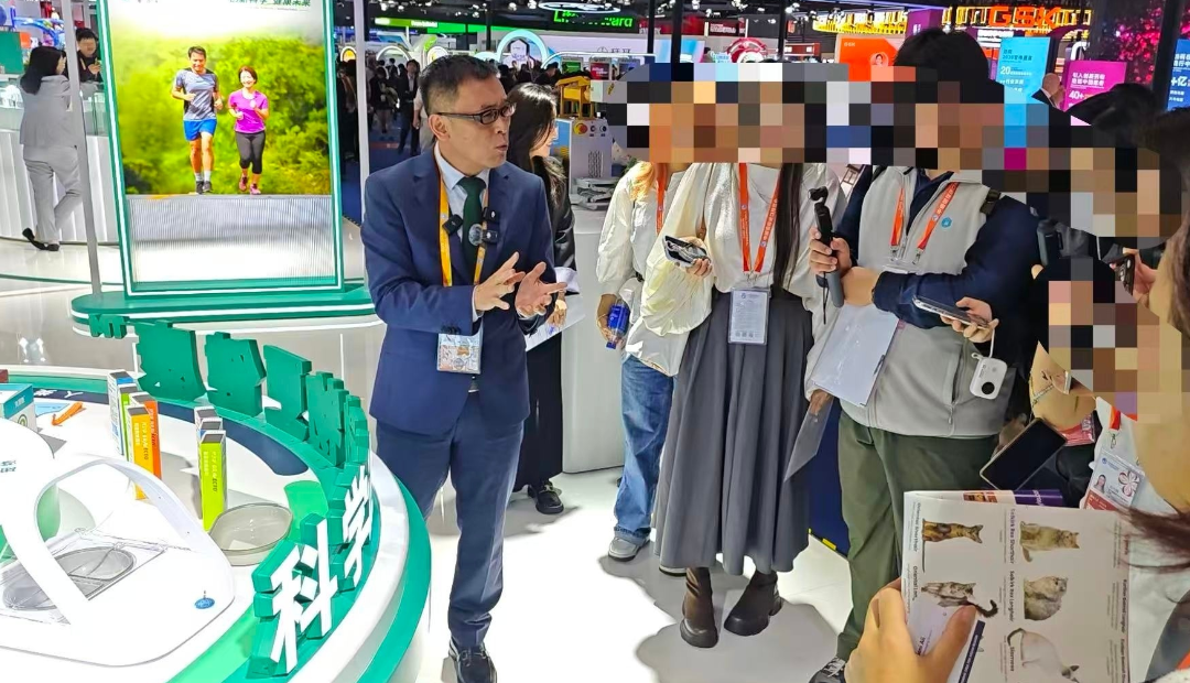 宠物产业进博会首秀,外国展商:看好中国宠物经济市场,已谈成两千万美元单 宠物产业进博会首秀,外国展商:看好中国宠物经济市场,已谈成两千万美元单