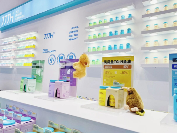 宠物保健品包装设计新趋势——解析紧急集合JJJH的多巴胺配色 宠物保健品包装设计新趋势——解析紧急集合JJJH的多巴胺配色