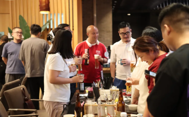 小酌,微醺,奇妙夜!——喜马拉雅酒店宠物营养师漫社交之夜醺然收官 小酌,微醺,奇妙夜!——喜马拉雅酒店宠物营养师漫社交之夜醺然收官