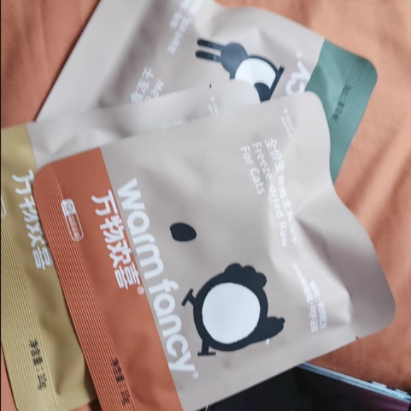 新手怎么选主食冻干猫粮？万物欢喜是更聪明的开始