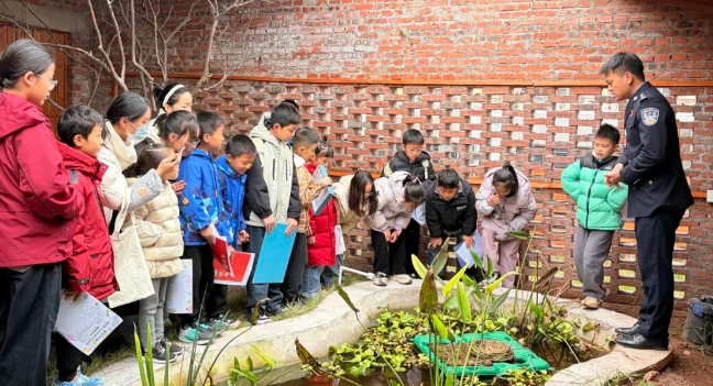 开州公安携手青少年,开启野生动物保护探秘之旅! 开州公安携手青少年,开启野生动物保护探秘之旅!