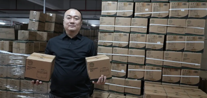 变身宠物需求“产品经理”：一批传统工厂正借拼多多转身