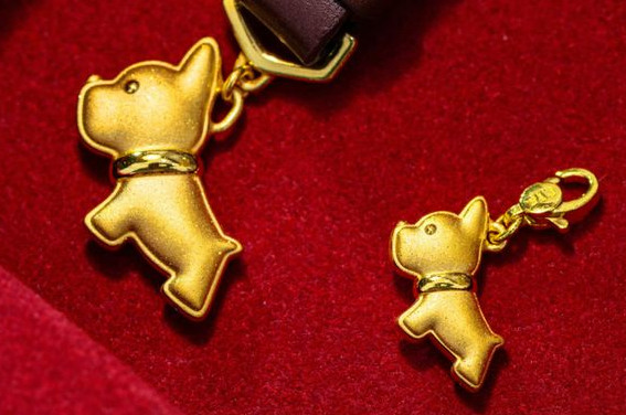 时尚圈的终极战场，为何是毛孩子